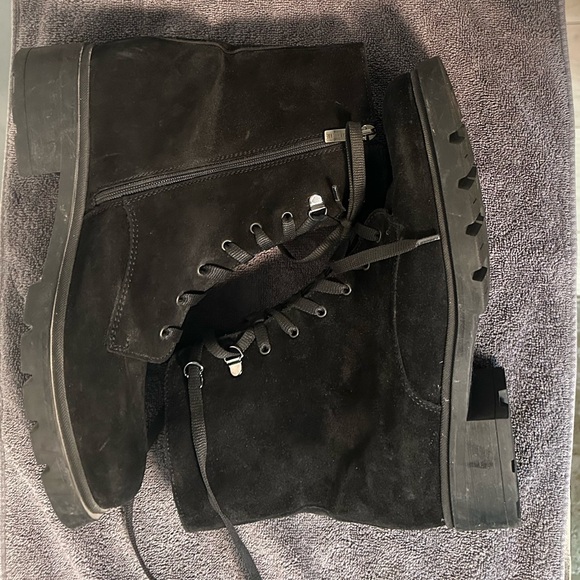 Black La Canadienne fleece lined Boots - Picture 8 of 9